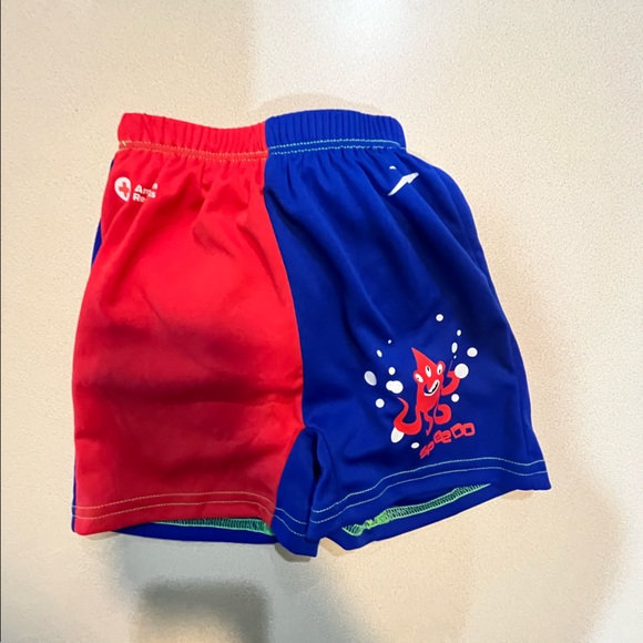 Boys 12 months swim bundle (8 pieces) rash guards and trunks - Picture 8 of 9